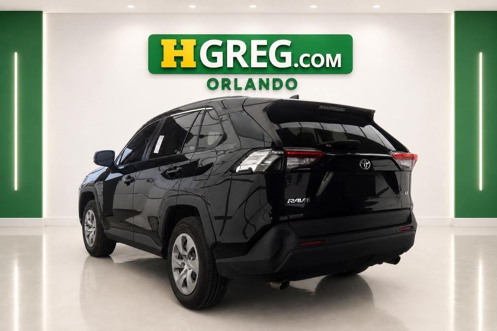 Used 2020 Toyota RAV4 LE FWD image 2