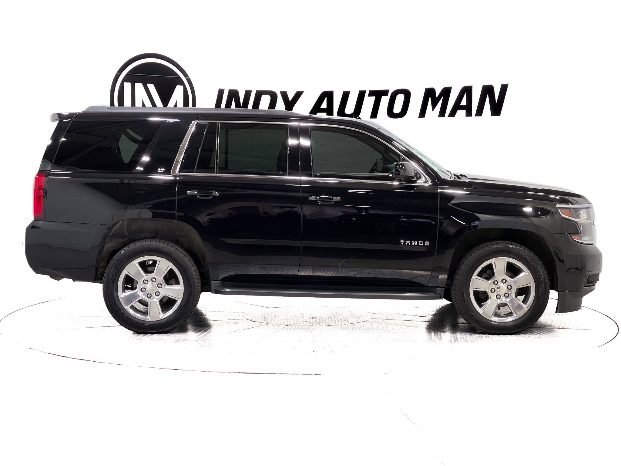 Used 2018 Chevrolet Tahoe LT w/ Luxury Package AWD/4WD image 3