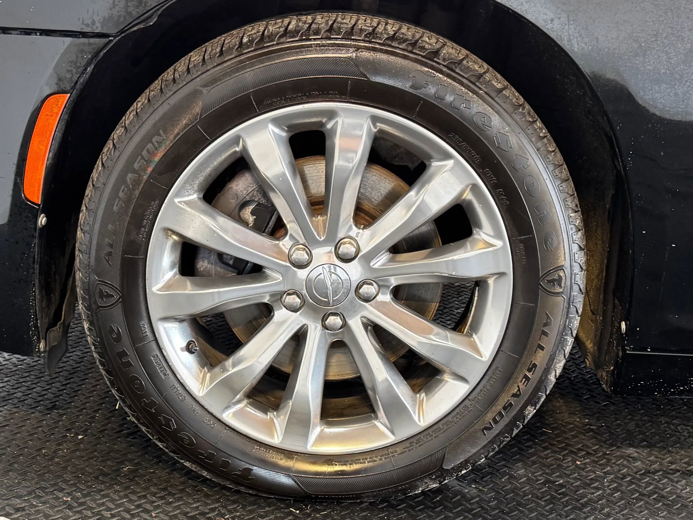 Used 2016 Chrysler 300 C AWD/4WD image 9