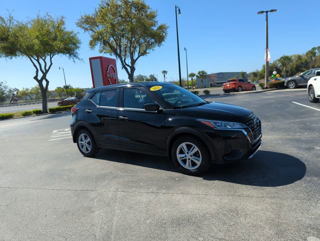 Certified 2021 Nissan Kicks S image 1