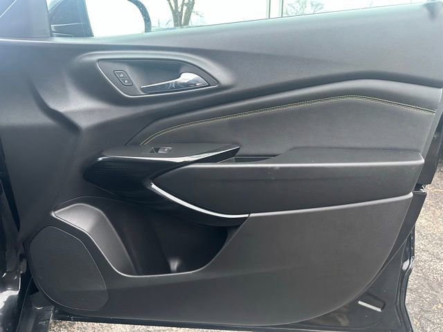 Certified 2025 Chevrolet Trax LT w/ LT Convenience Package image 16