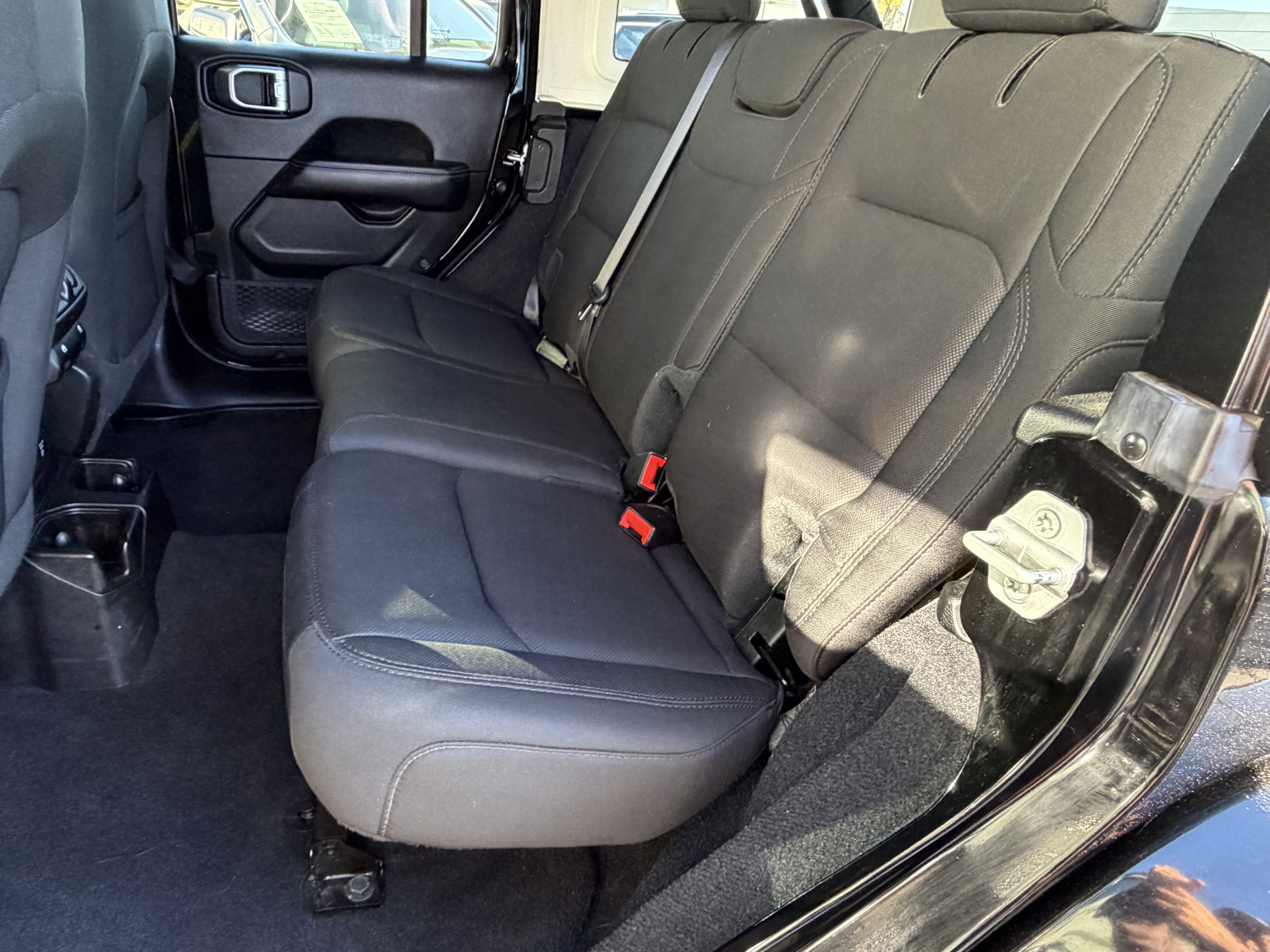 Certified 2020 Jeep Wrangler Unlimited Sahara image 30