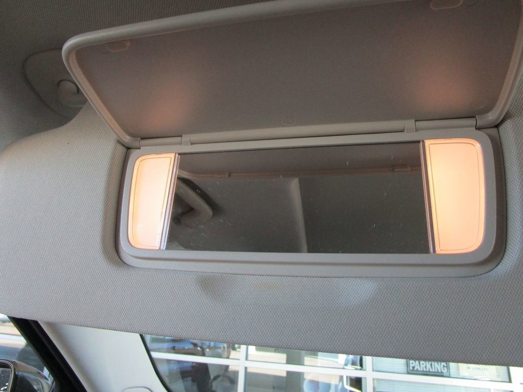 Used 2022 GMC Yukon XL Denali image 42