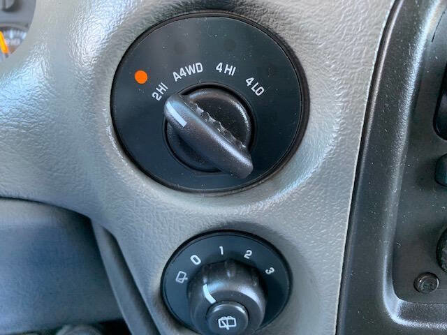 Used 2004 Chevrolet TrailBlazer LS w/ LS Preferred Equipment Group image 18