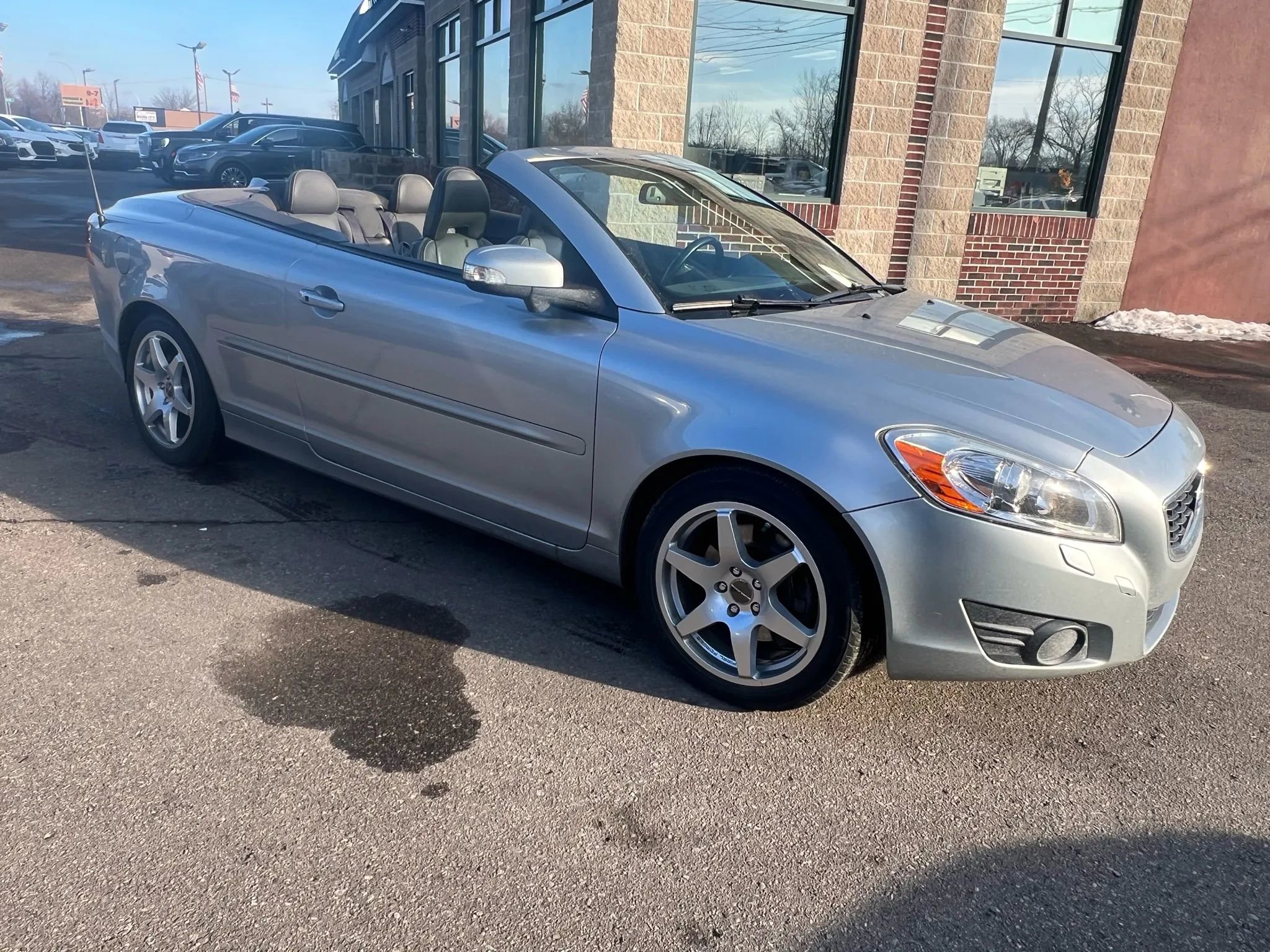 Used 2011 Volvo C70 T5 w/ Convenience Pkg FWD image 3