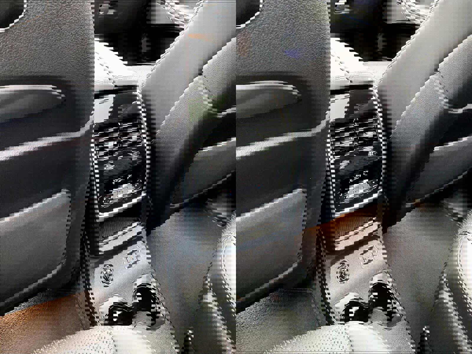 Used 2023 BMW X7 xDrive40i w/ M Sport Package image 38