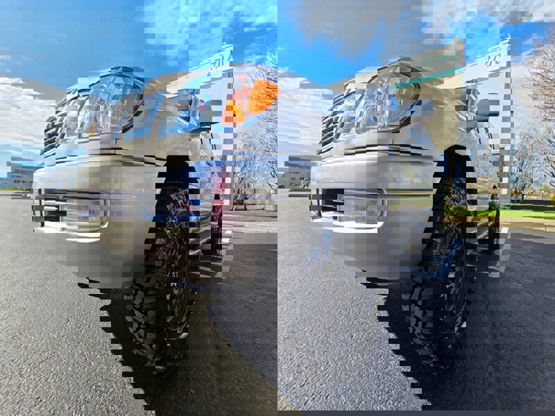 Used 2000 Lexus LX 470 4WD image 10