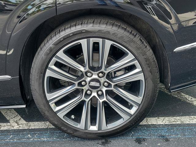 Certified 2026 Cadillac Vistiq Sport w/ LPO, Floor Liner Package AWD/4WD image 5