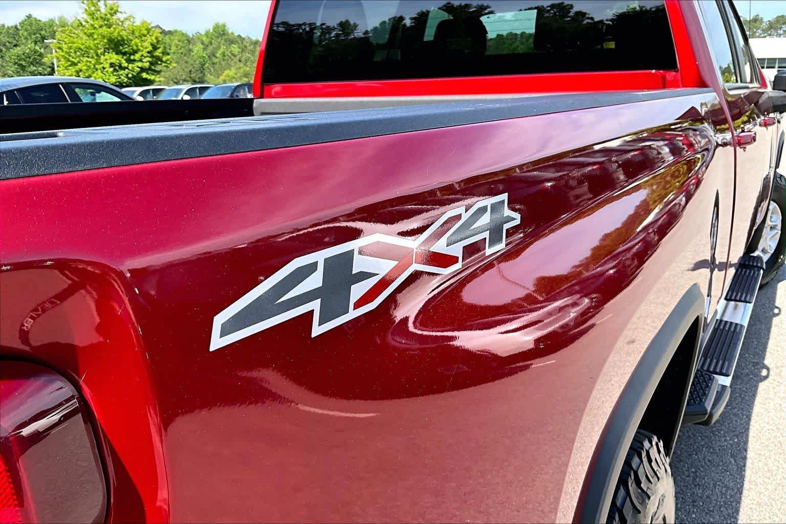 Used 2022 Chevrolet Silverado 3500 LT w/ Convenience Package AWD/4WD image 9