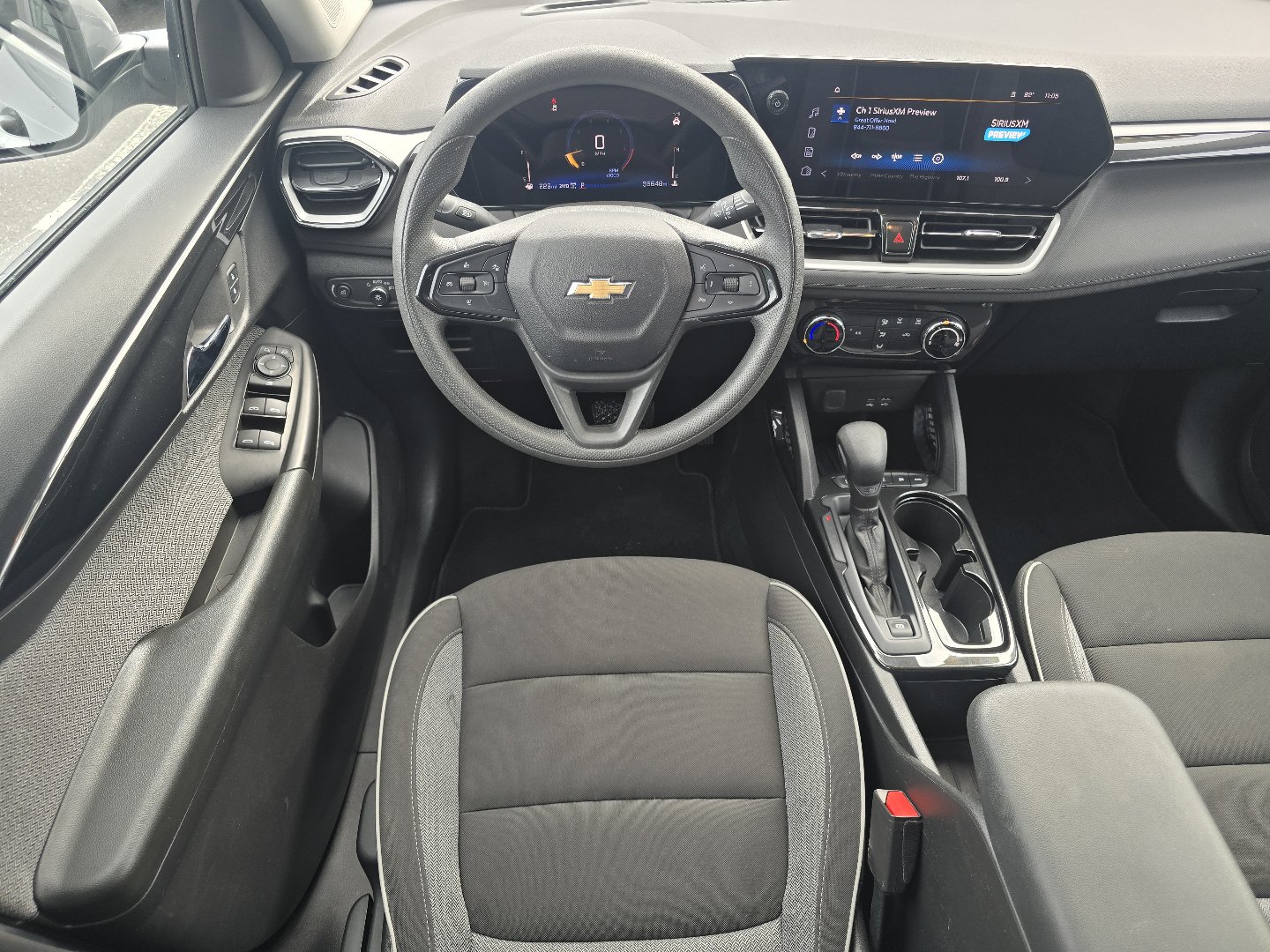Used 2025 Chevrolet TrailBlazer LT AWD/4WD image 25
