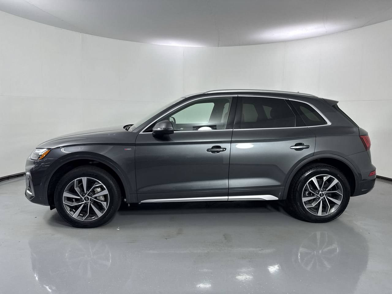 Used 2023 Audi Q5 2.0T Premium w/ Convenience Package AWD/4WD video 2