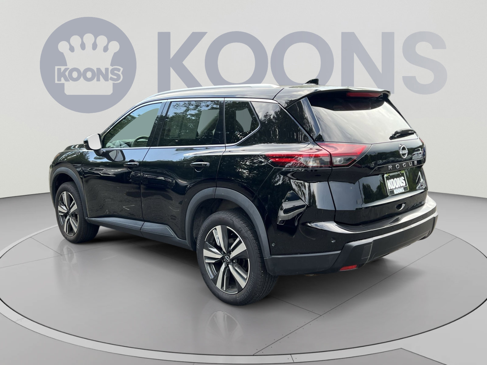 Used 2026 Nissan Rogue SL FWD image 4