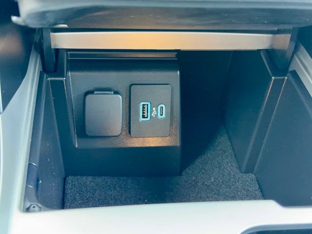 Used 2022 Ford Explorer XLT AWD/4WD image 24