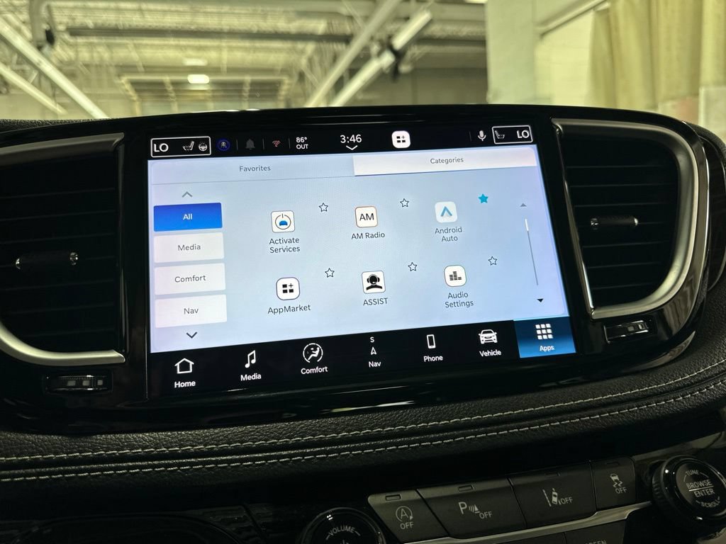 Used 2023 Chrysler Pacifica Limited FWD image 62