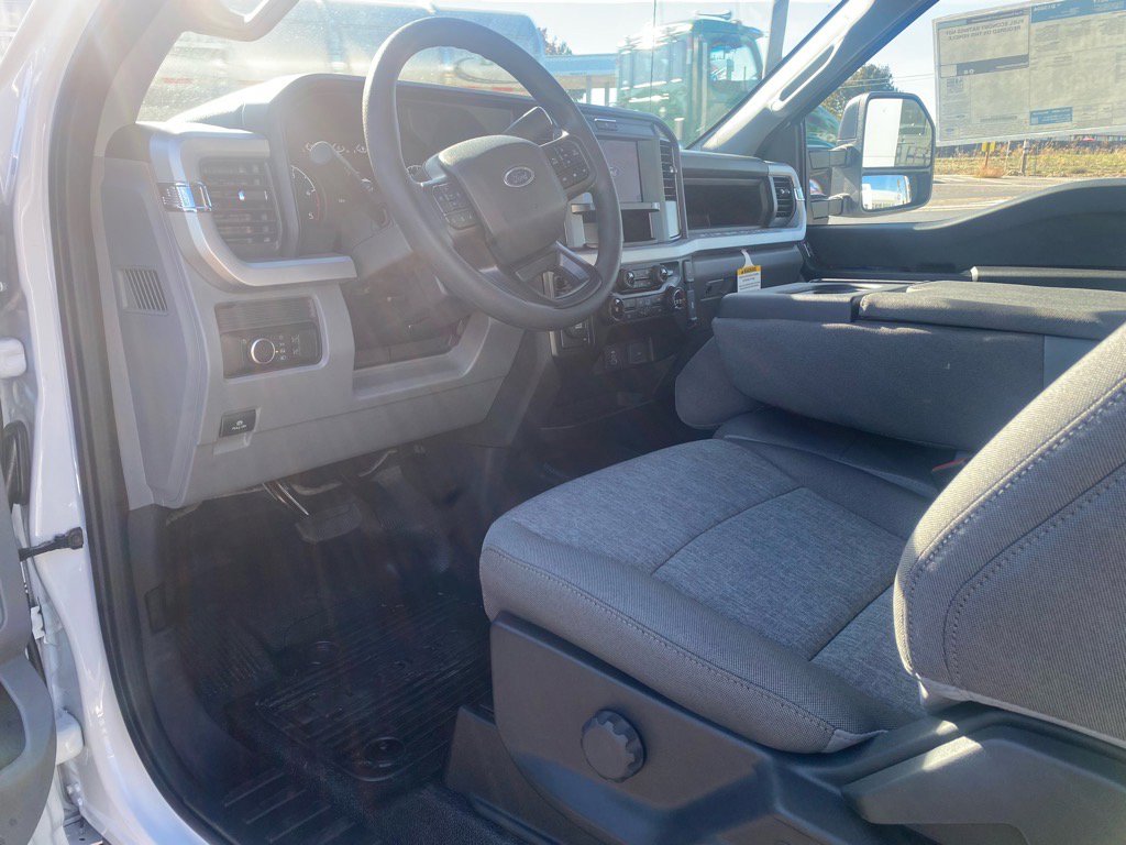New 2026 Ford F550 4x4 SuperCab Super Duty image 15