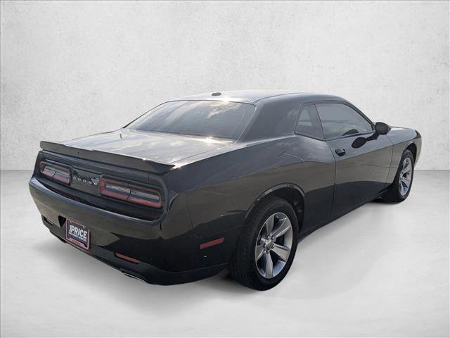Used 2022 Dodge Challenger SXT image 5
