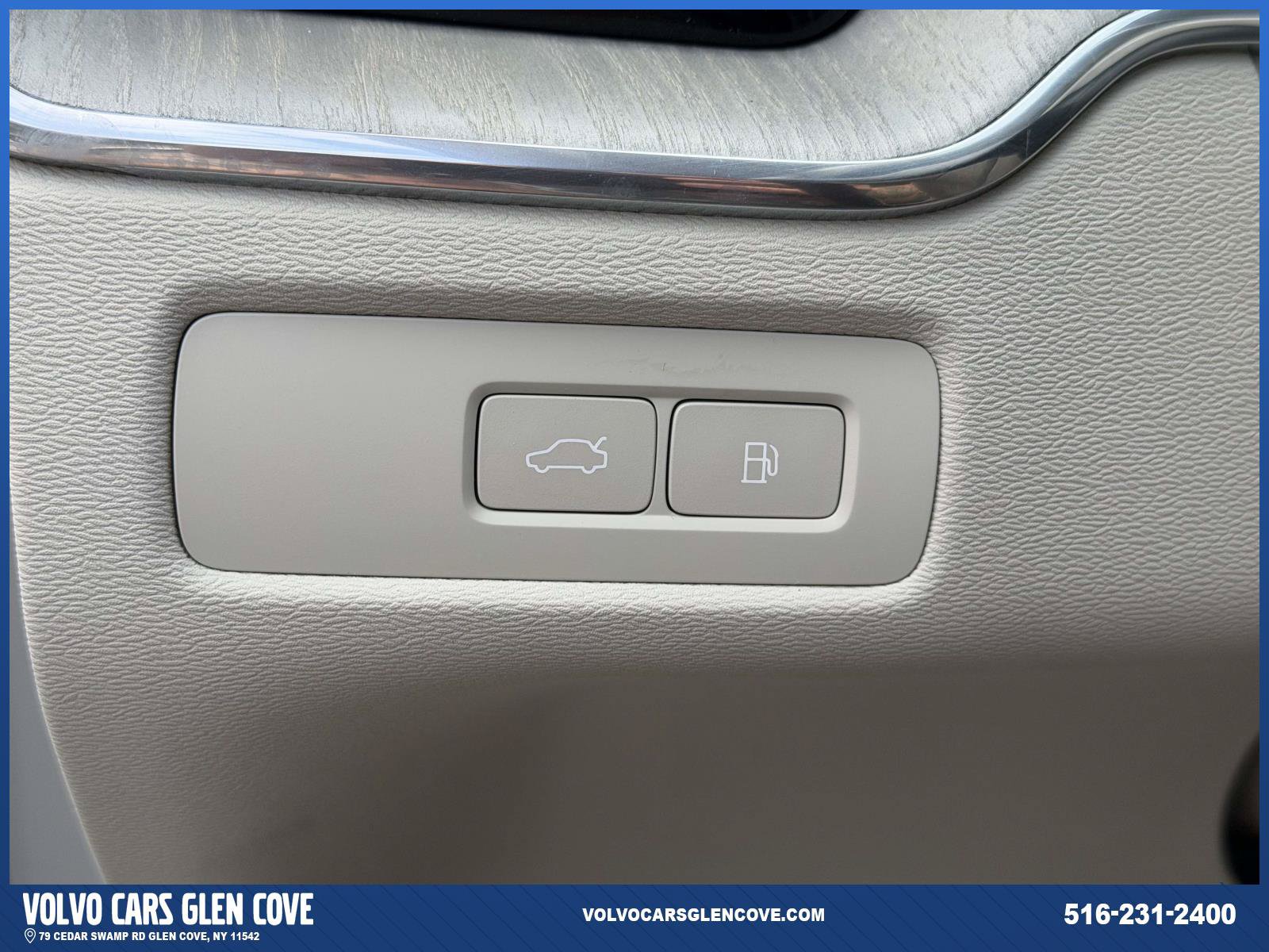 Used 2025 Volvo XC60 T8 Ultra w/ Protection Package Premier AWD/4WD image 22