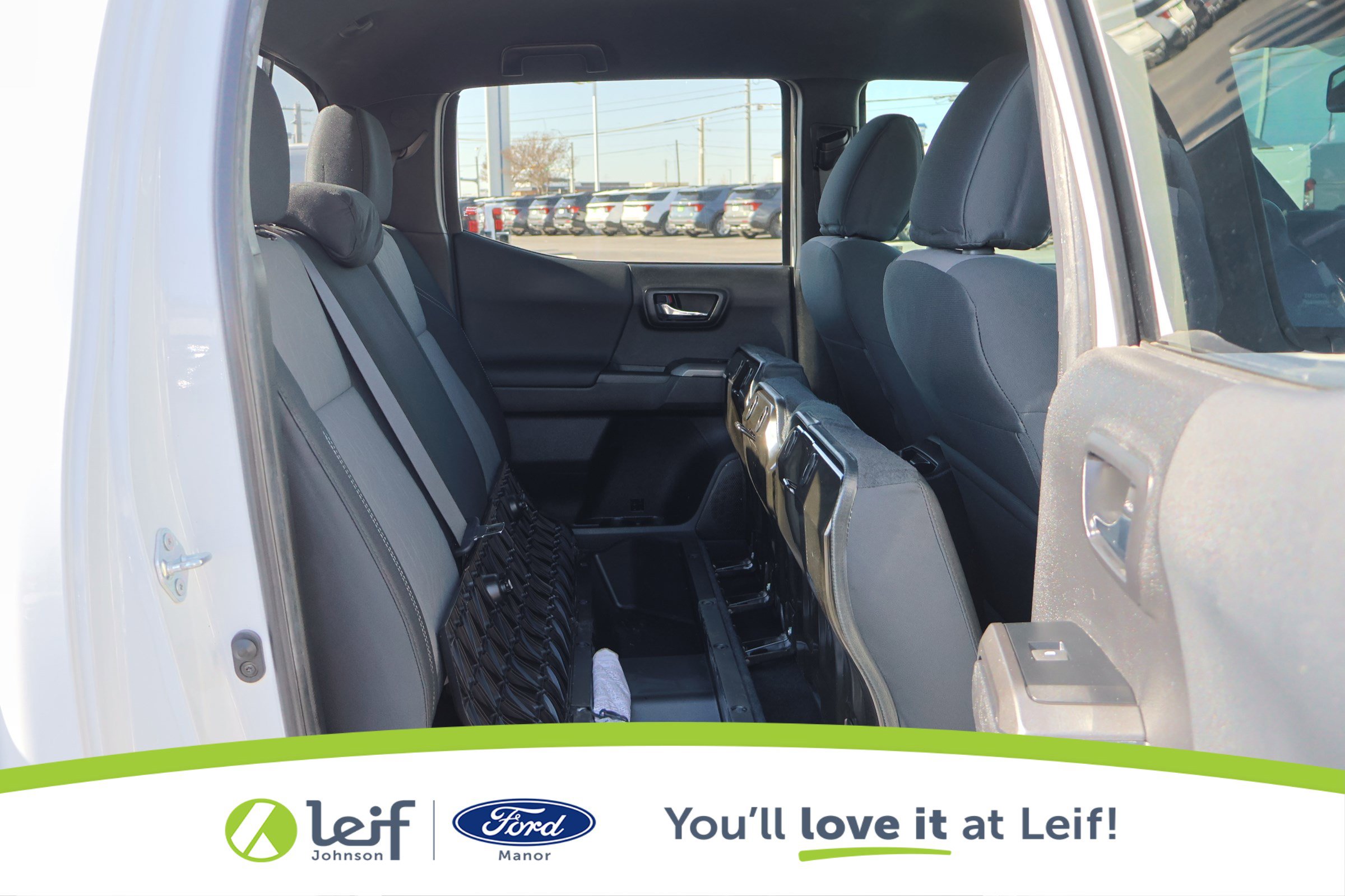 Used 2023 Toyota Tacoma TRD Off-Road image 32