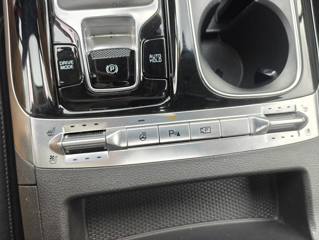 Used 2022 Kia Carnival SX Prestige image 28