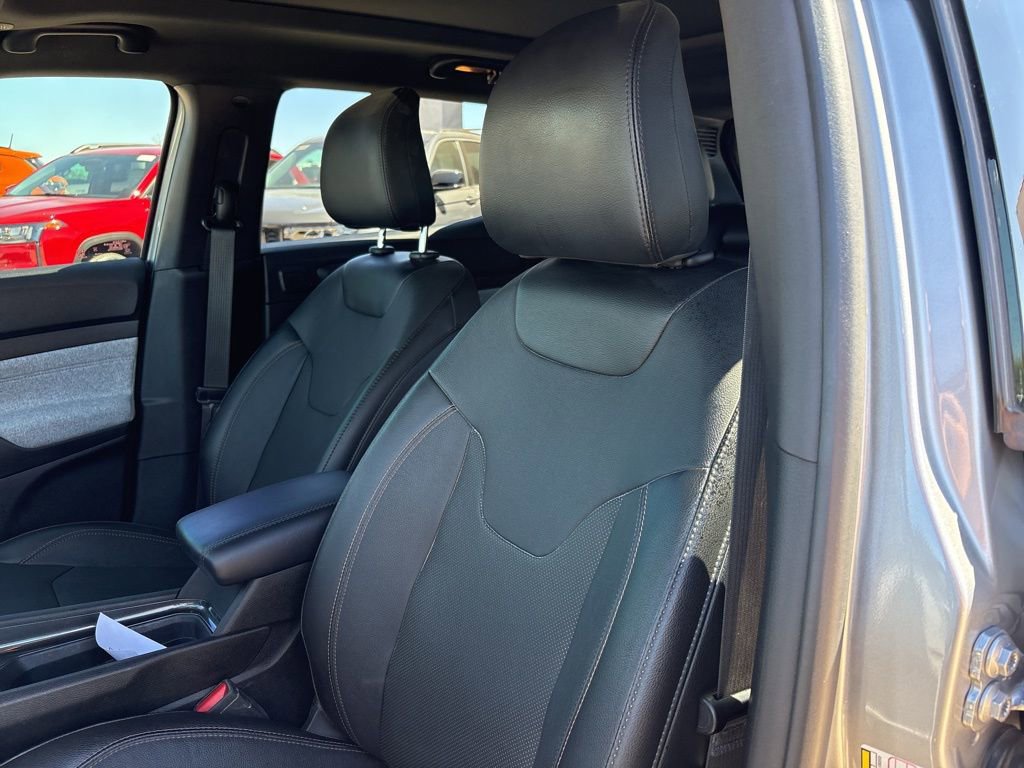 Used 2023 Jeep Compass Latitude w/ Sun and Sound Group image 14