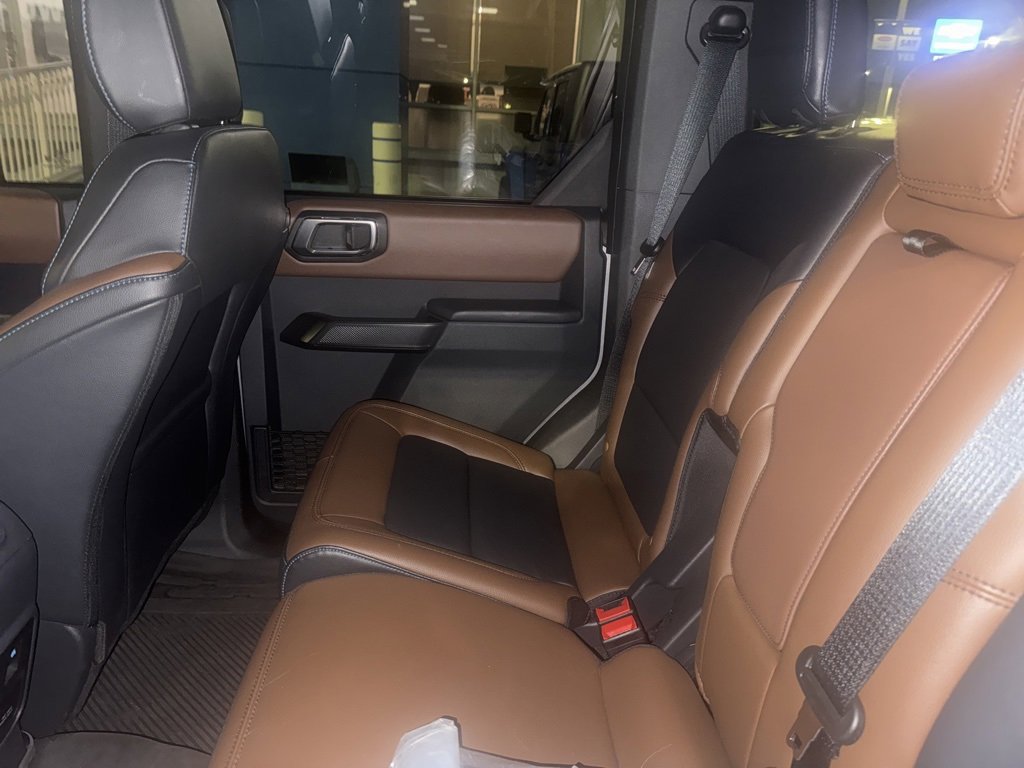 Used 2024 Ford Bronco Outer Banks image 13