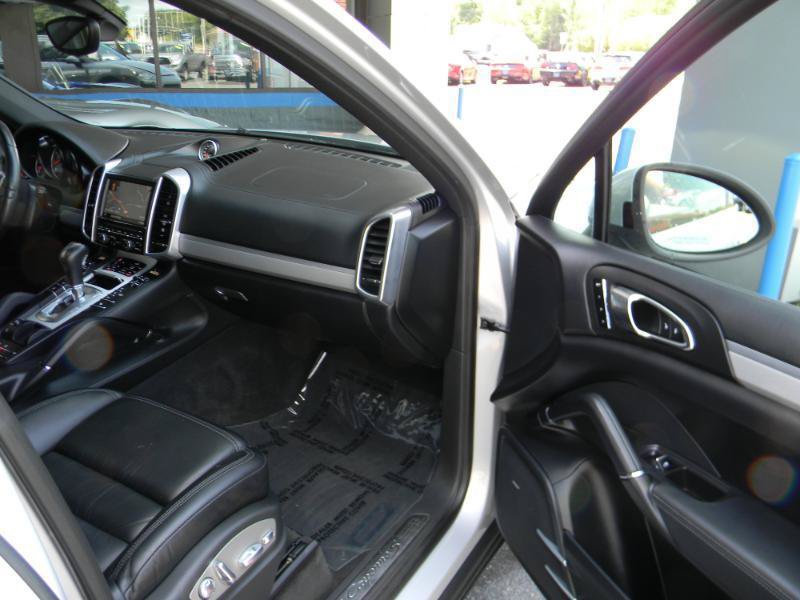 Used 2014 Porsche Cayenne S AWD/4WD image 22