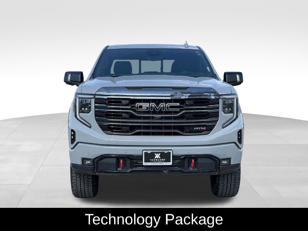 Used 2024 GMC Sierra 1500 AT4 w/ Technology Package AWD/4WD image 3