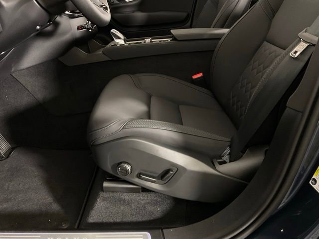 New 2026 Volvo XC90 B5 Plus image 30