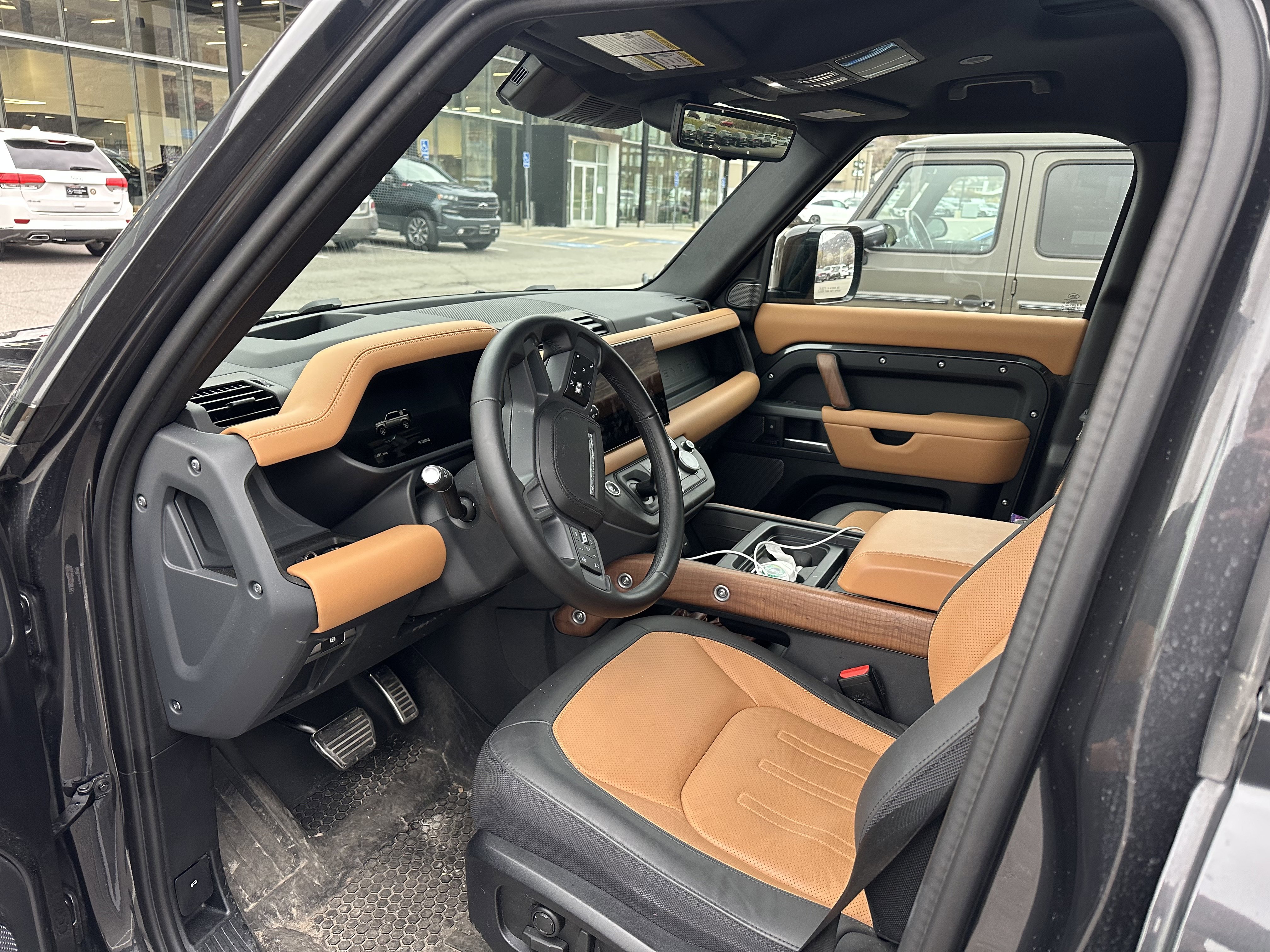 Used 2024 Land Rover Defender 110 X image 7