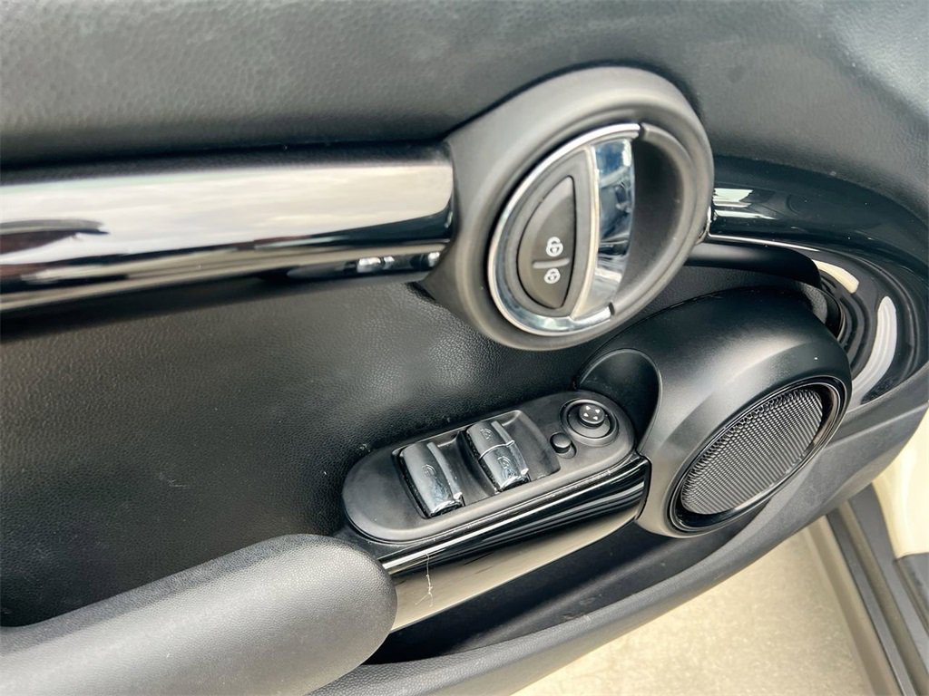 Used 2019 MINI Cooper S w/ Signature Upholstery Package image 11