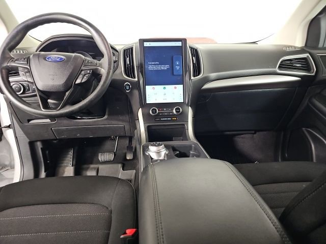 Used 2024 Ford Edge SE w/ Black Appearance Package image 13