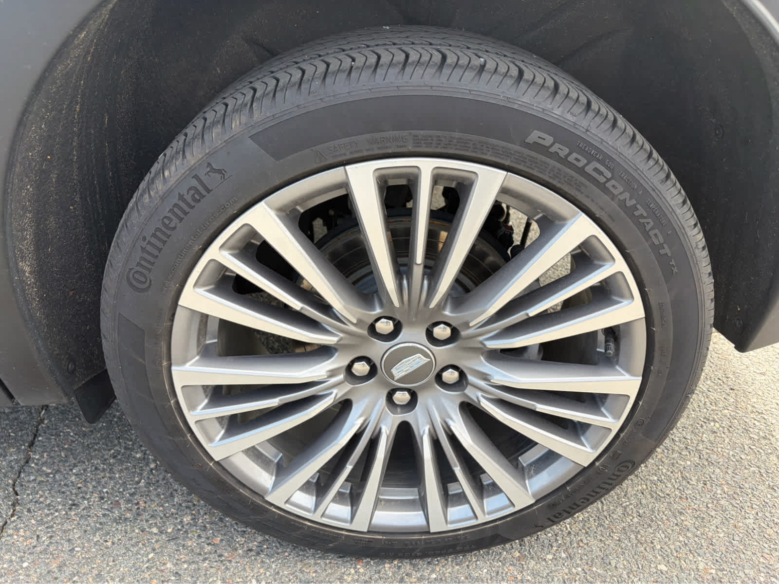Certified 2024 Cadillac XT4 Premium Luxury AWD/4WD image 24