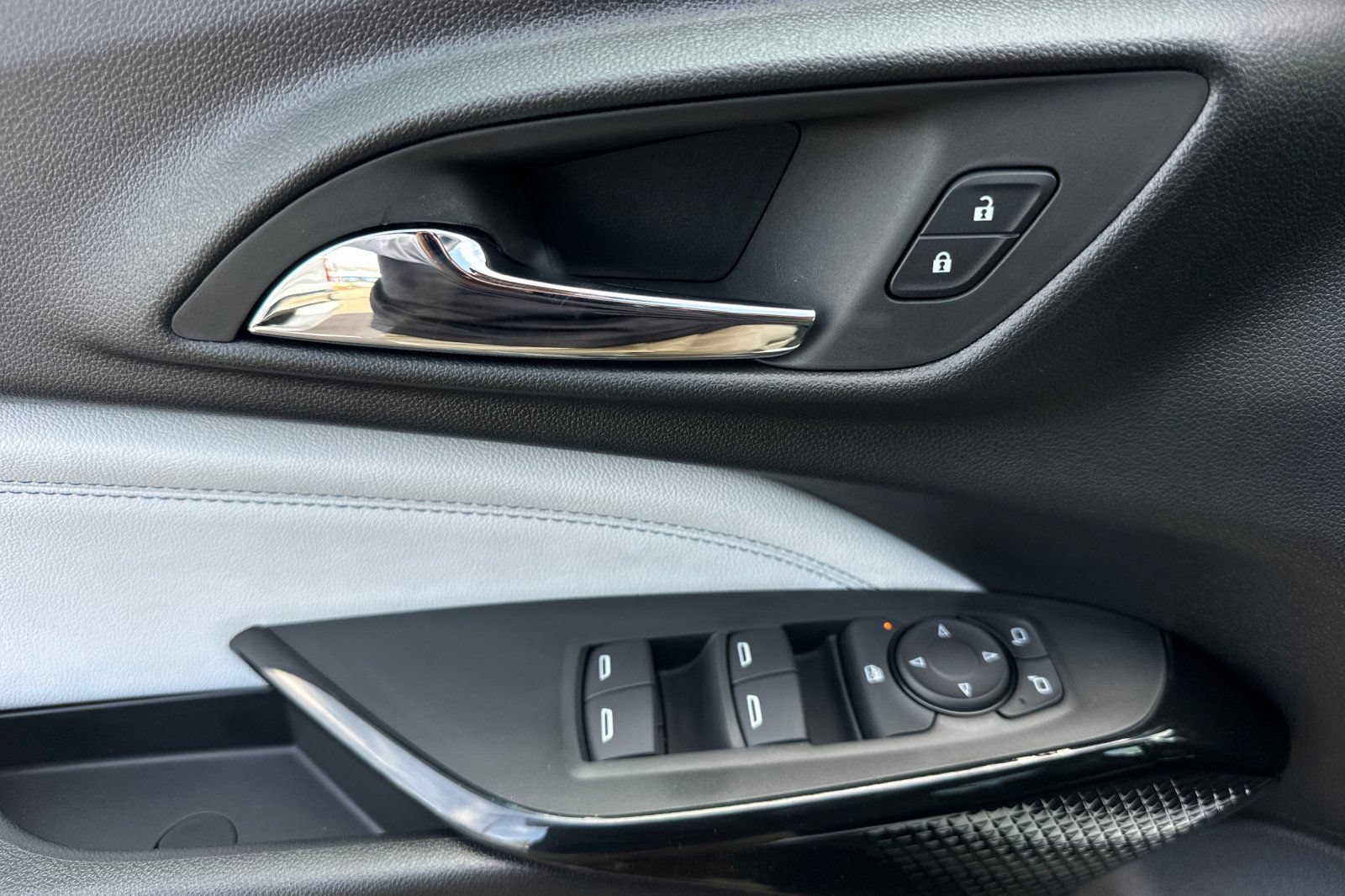 New 2026 Chevrolet Trax LT FWD image 11