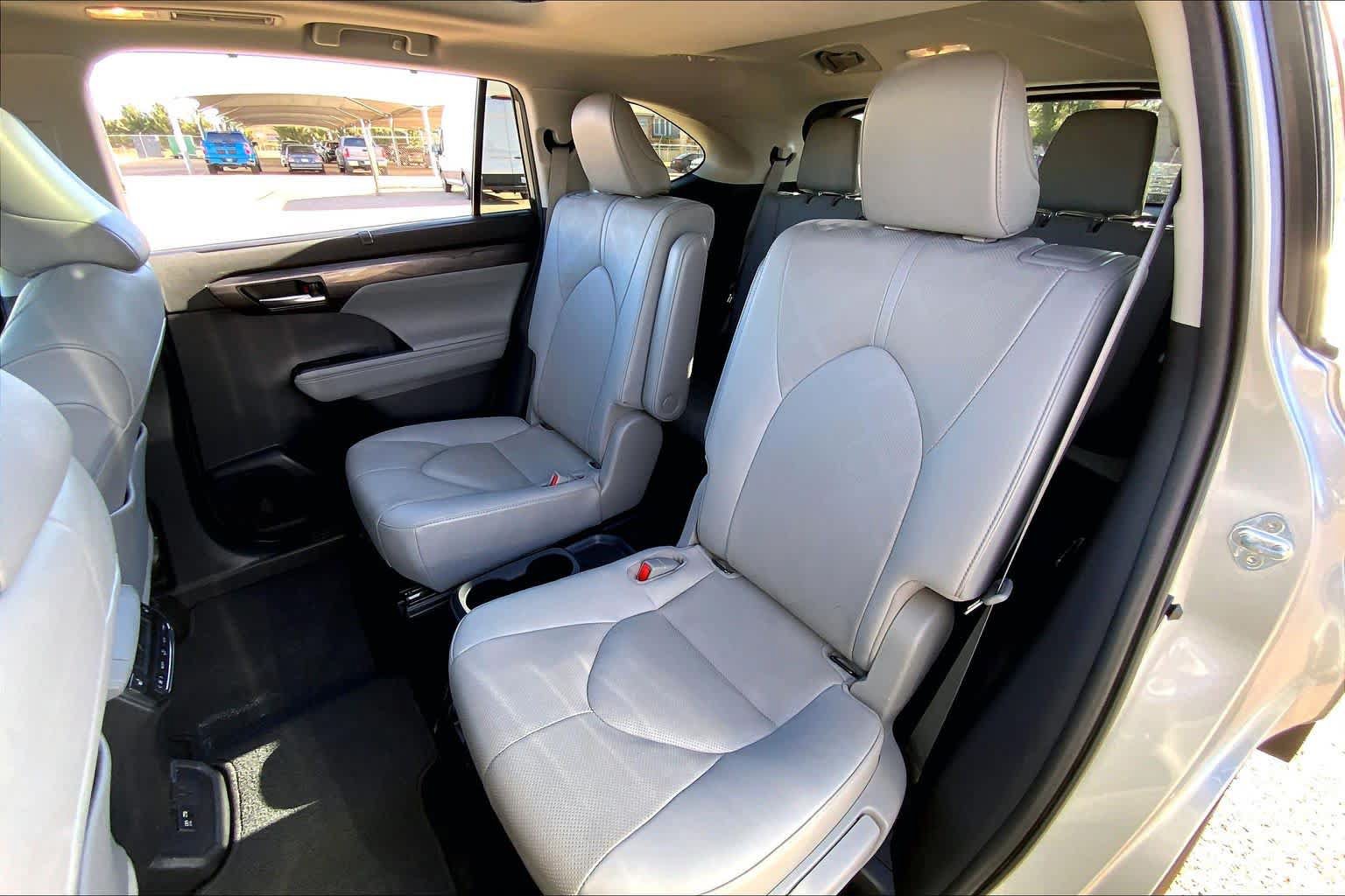 Used 2020 Toyota Highlander Platinum AWD/4WD image 53