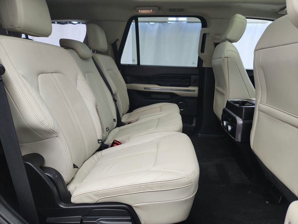 Used 2021 Ford Expedition Platinum image 29