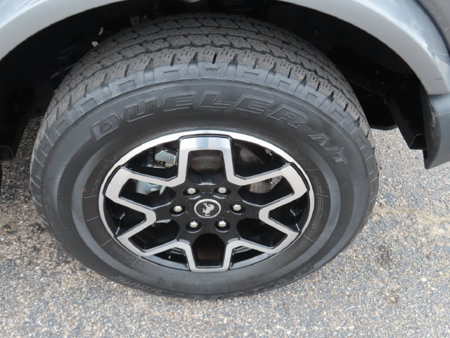 Used 2022 Ford Bronco Outer Banks AWD/4WD image 13