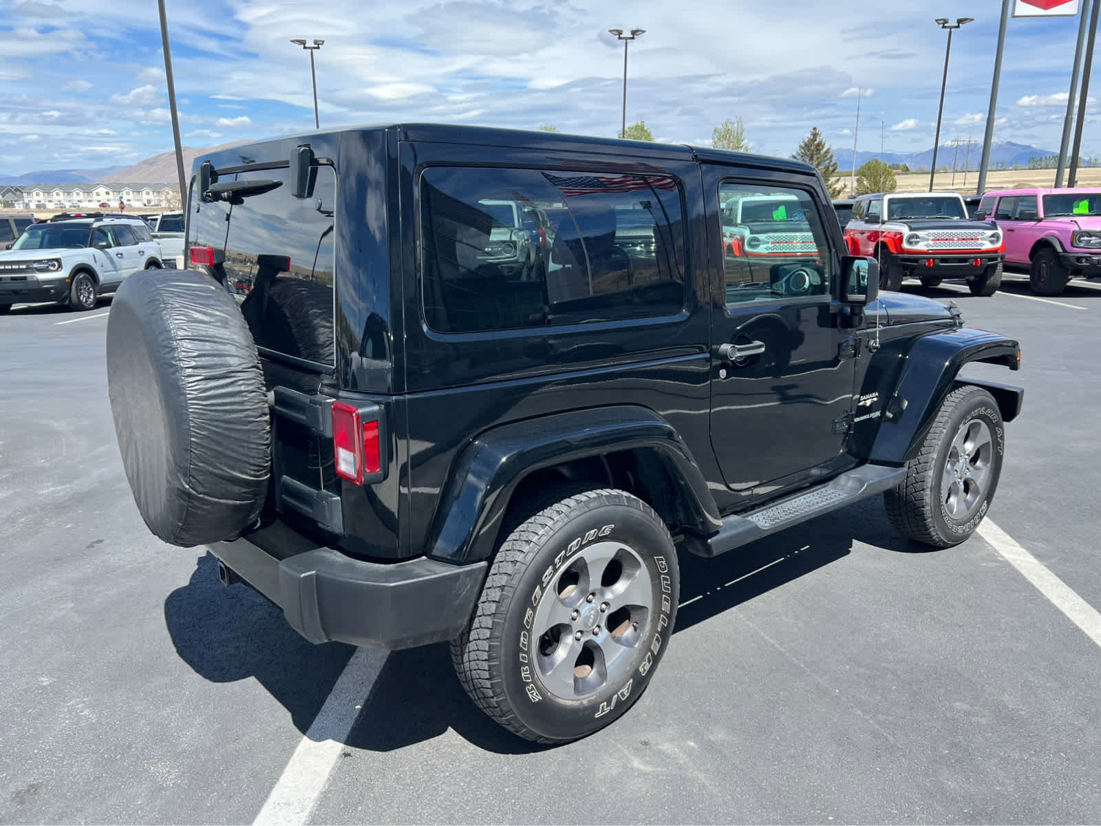 Used 2018 Jeep Wrangler Sahara w/ Connectivity Group image 7