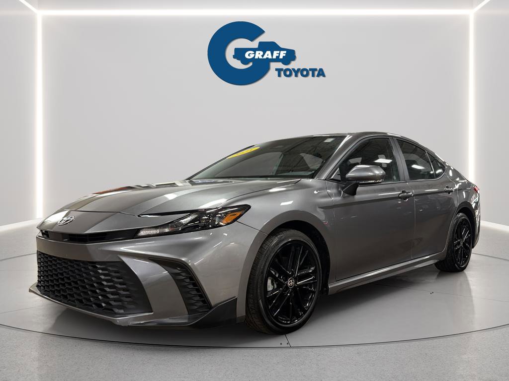 Used 2025 Toyota Camry SE FWD image 2