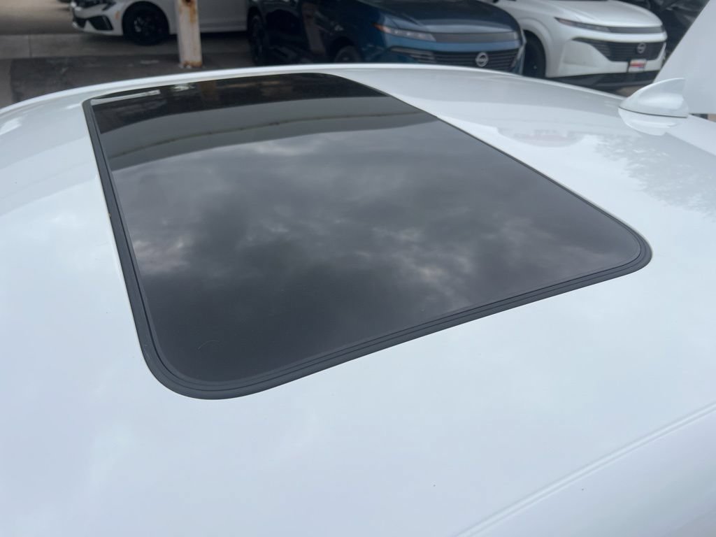 Used 2023 Dodge Charger R/T w/ Blacktop Package RWD image 9