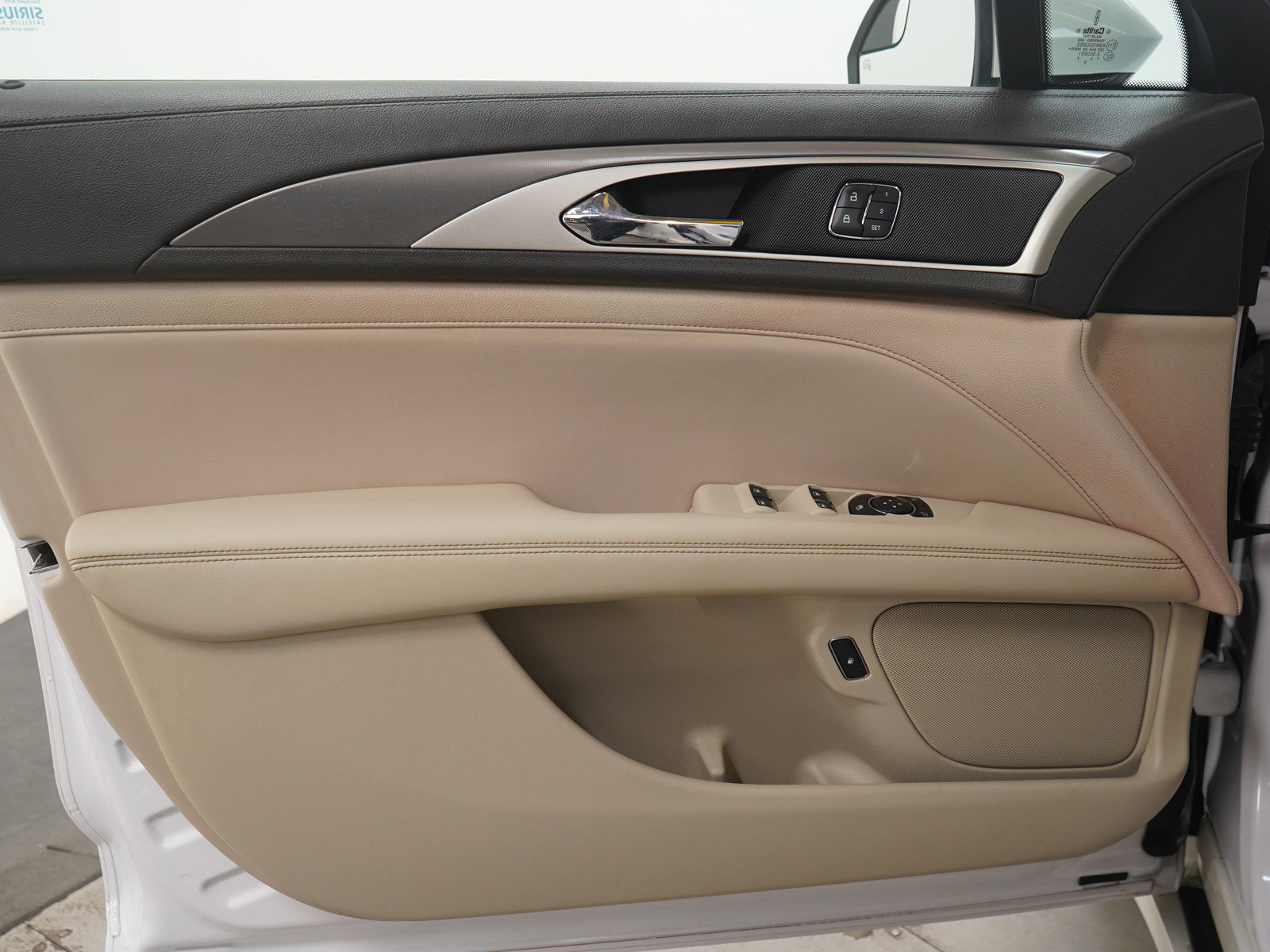 Used 2018 Lincoln MKZ Premiere image 18