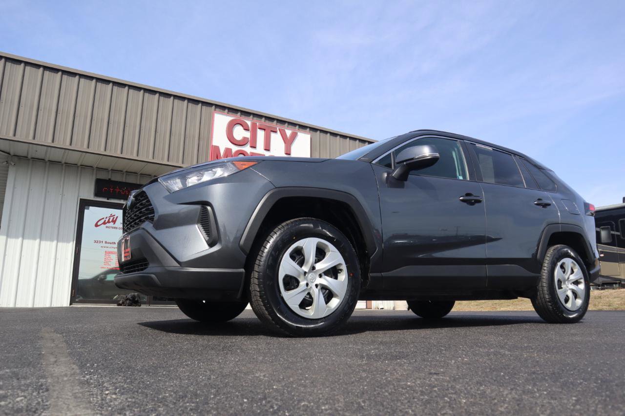 Used 2019 Toyota RAV4 LE w/ All Weather Liner Package AWD/4WD image 15