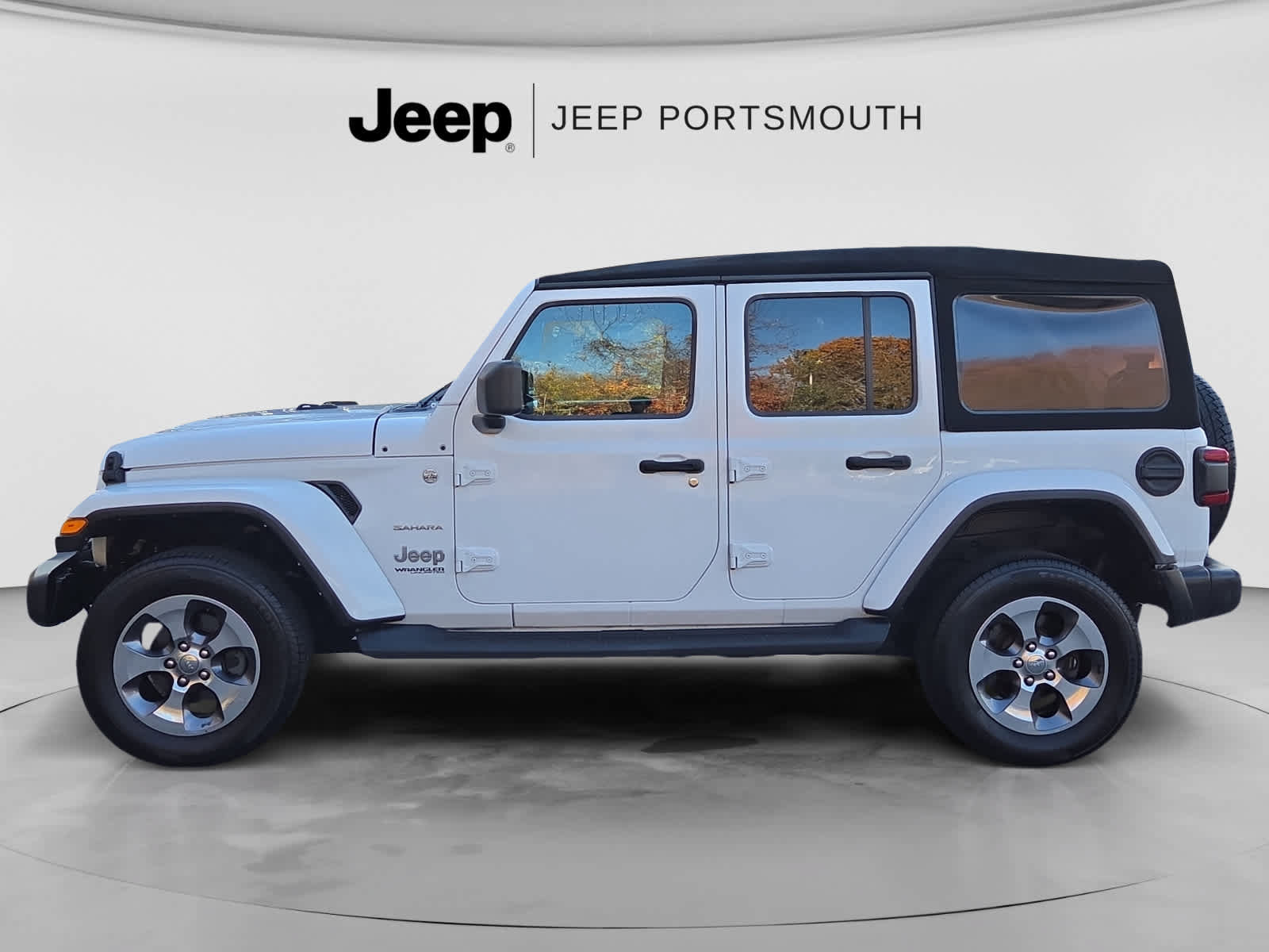 Used 2021 Jeep Wrangler Unlimited Sahara w/ Dual Top Group AWD/4WD image 4