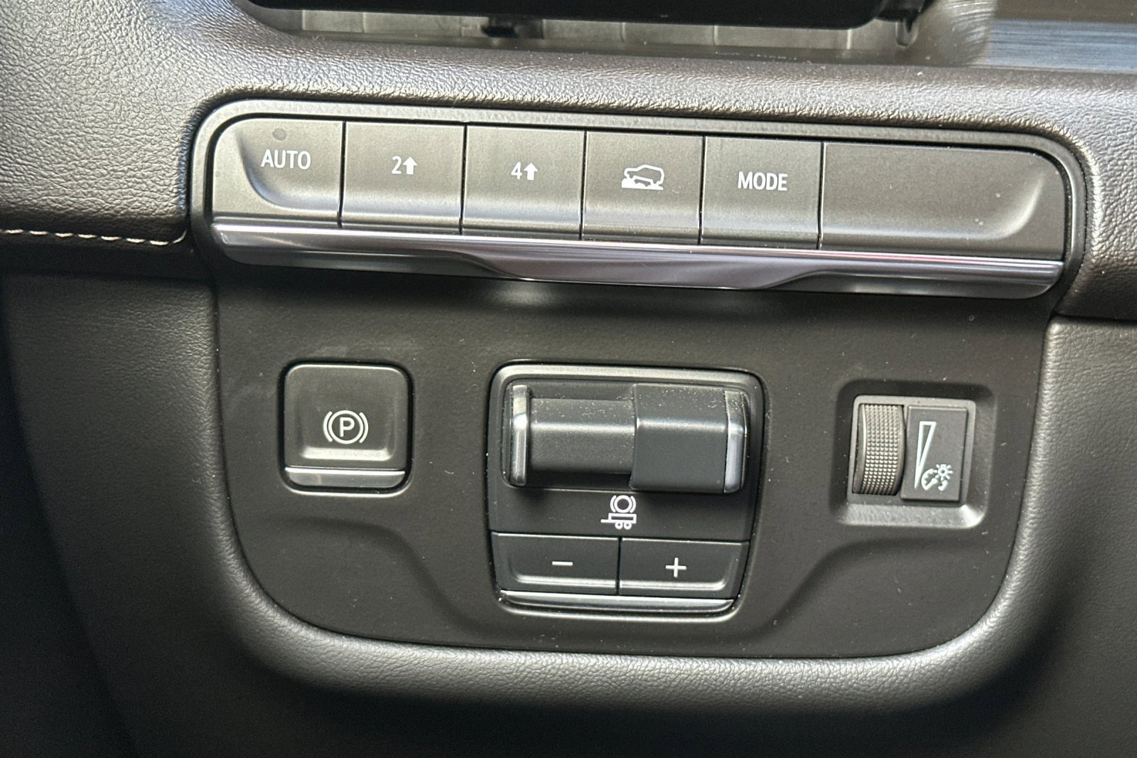 Certified 2022 Cadillac Escalade Sport w/ LPO, ONYX Package image 37