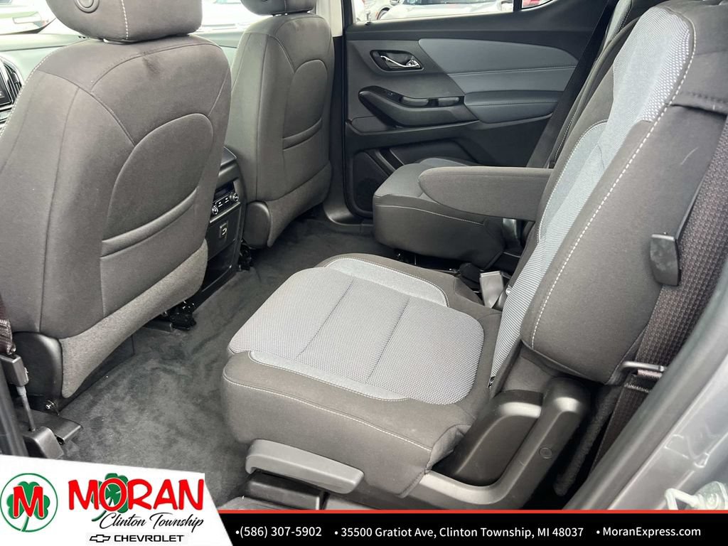 Certified 2021 Chevrolet Traverse LT FWD image 13