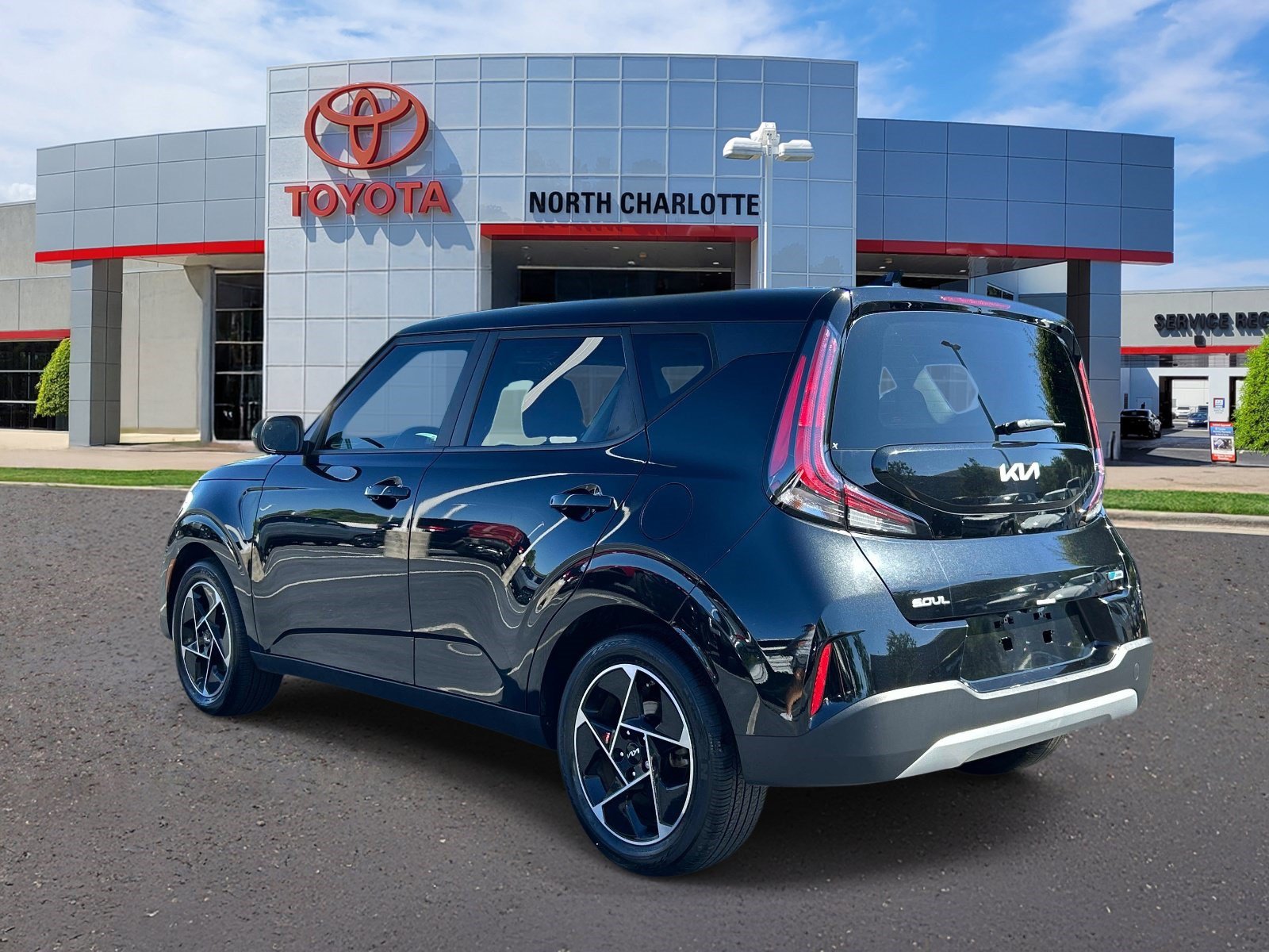 Used 2024 Kia Soul EX FWD image 4