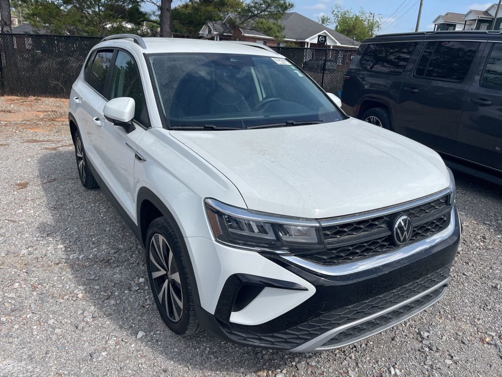 Used 2023 Volkswagen Taos SE image 2