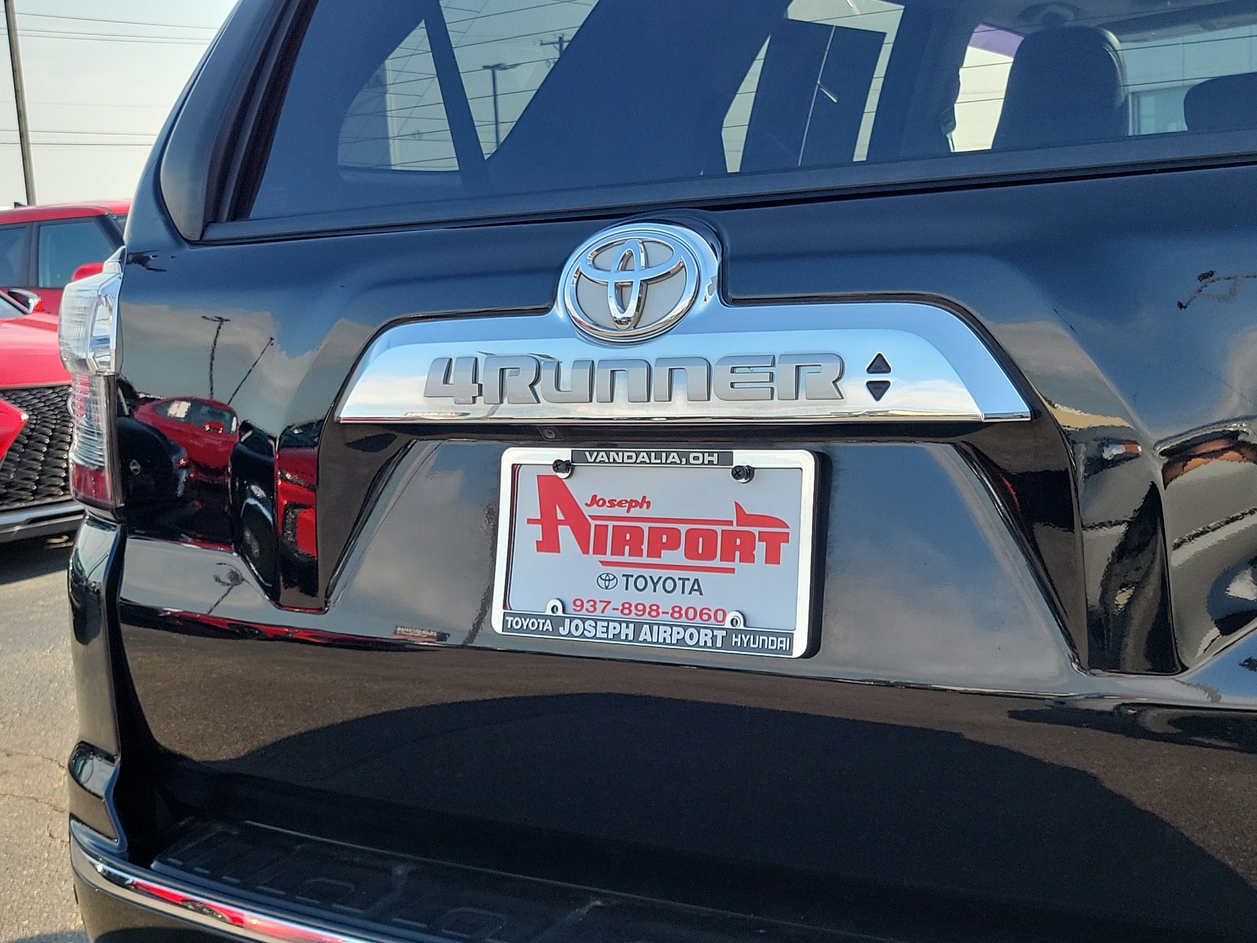 Used 2018 Toyota 4Runner Limited AWD/4WD image 7