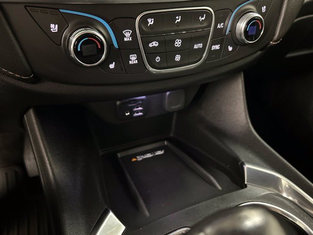 Used 2022 Chevrolet Traverse Premier w/ Redline Edition AWD/4WD image 19