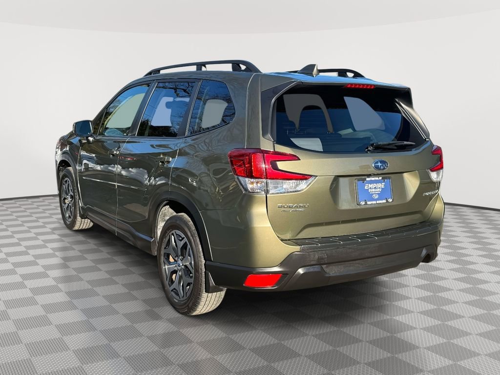 Used 2023 Subaru Forester Premium image 5