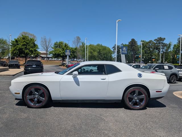 Used 2014 Dodge Challenger SXT RWD image 13